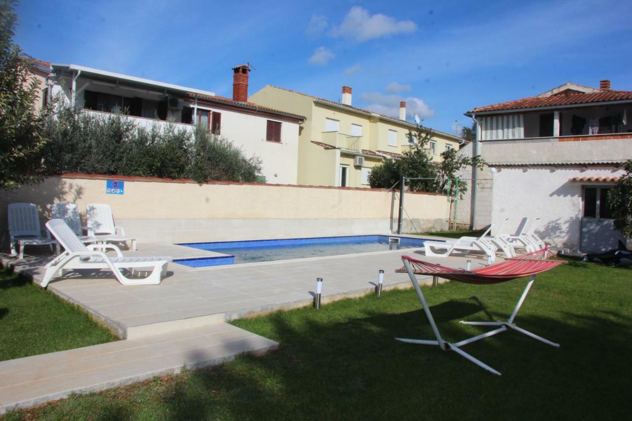 Vacation House "Viola" Фажана Экстерьер фото